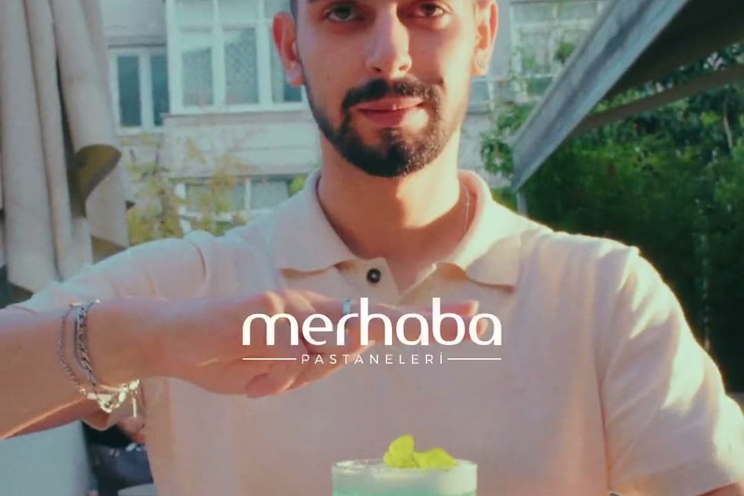 Merhaba Pastaneleri — kare 6